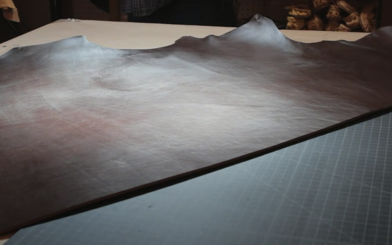 Goat Leather vs. Cow Leather What’s the Difference? LeatherProfy