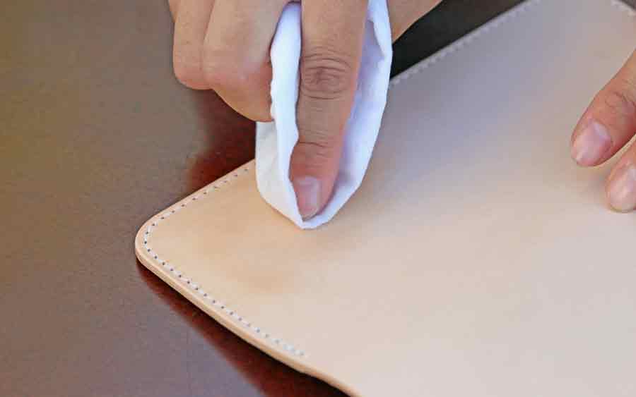 How to Get an Oil Stain Out of Leather